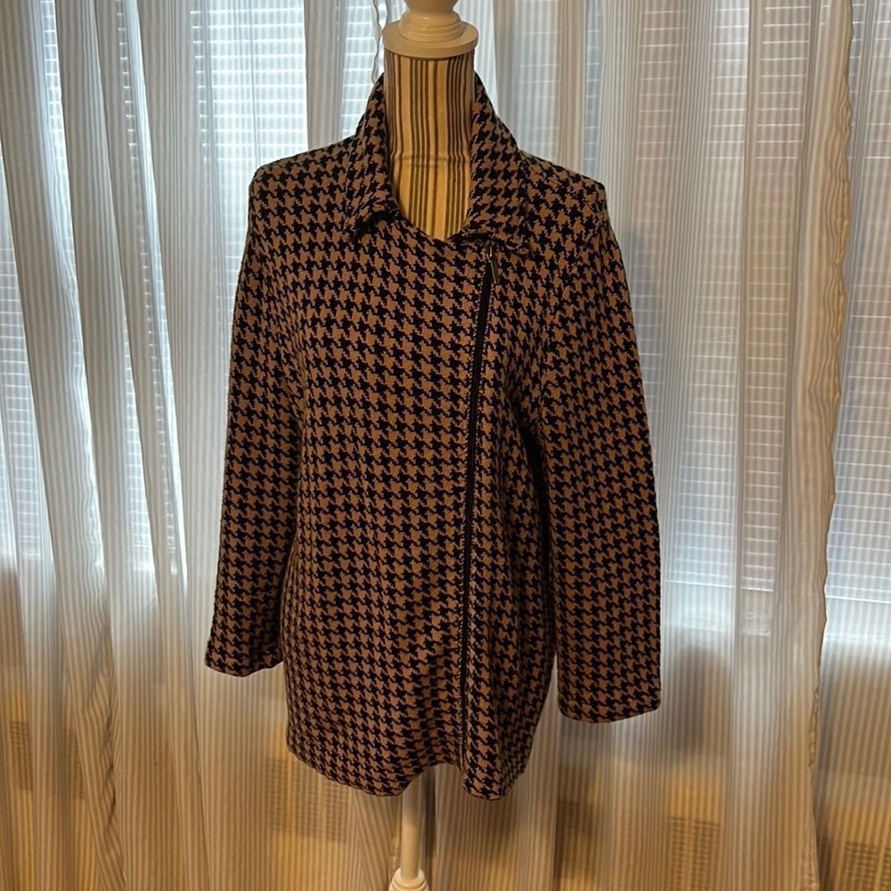 CHAPS Ladies Brown/black front zip sweater